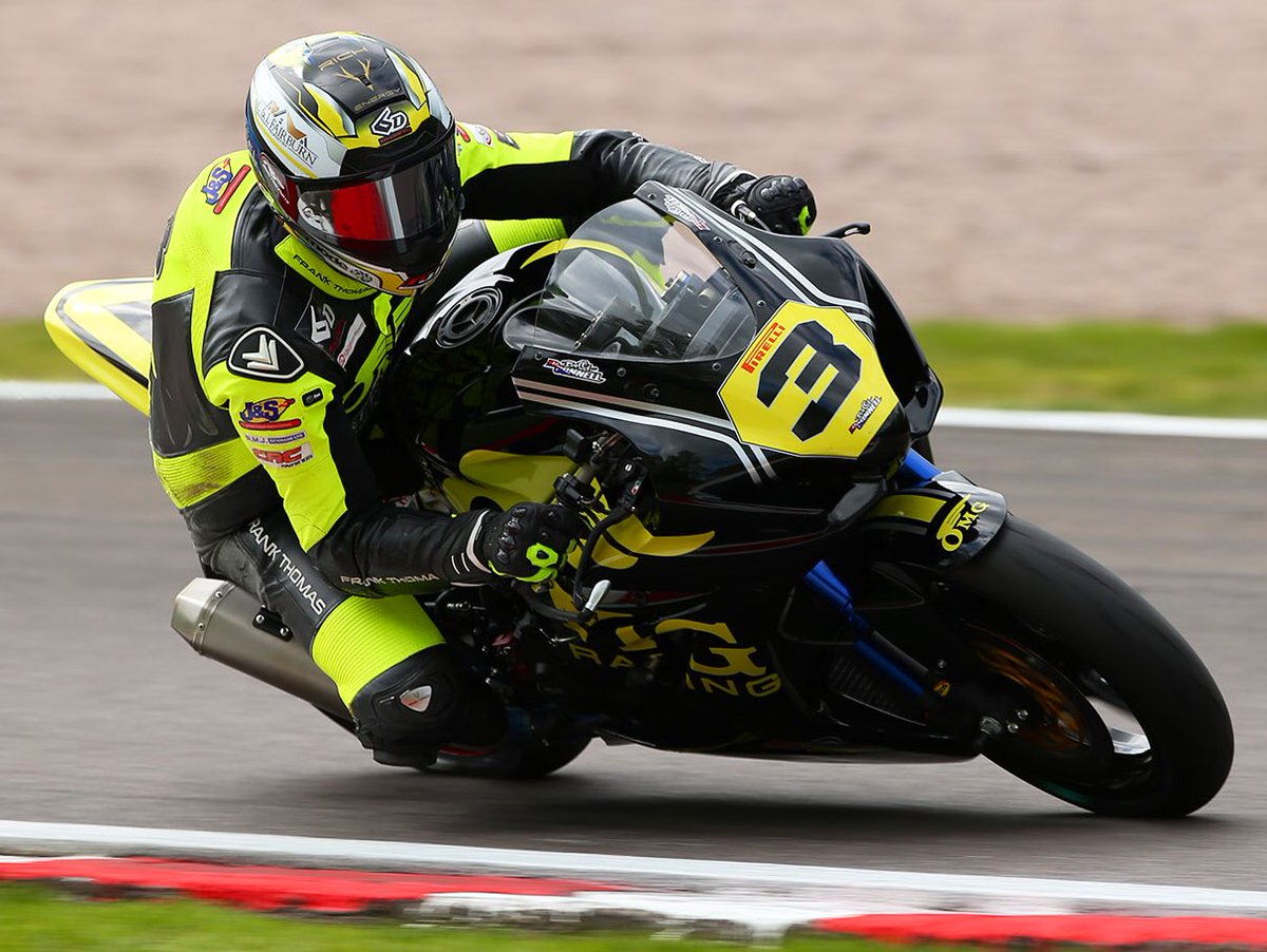 6DHelmetsUK tweet media