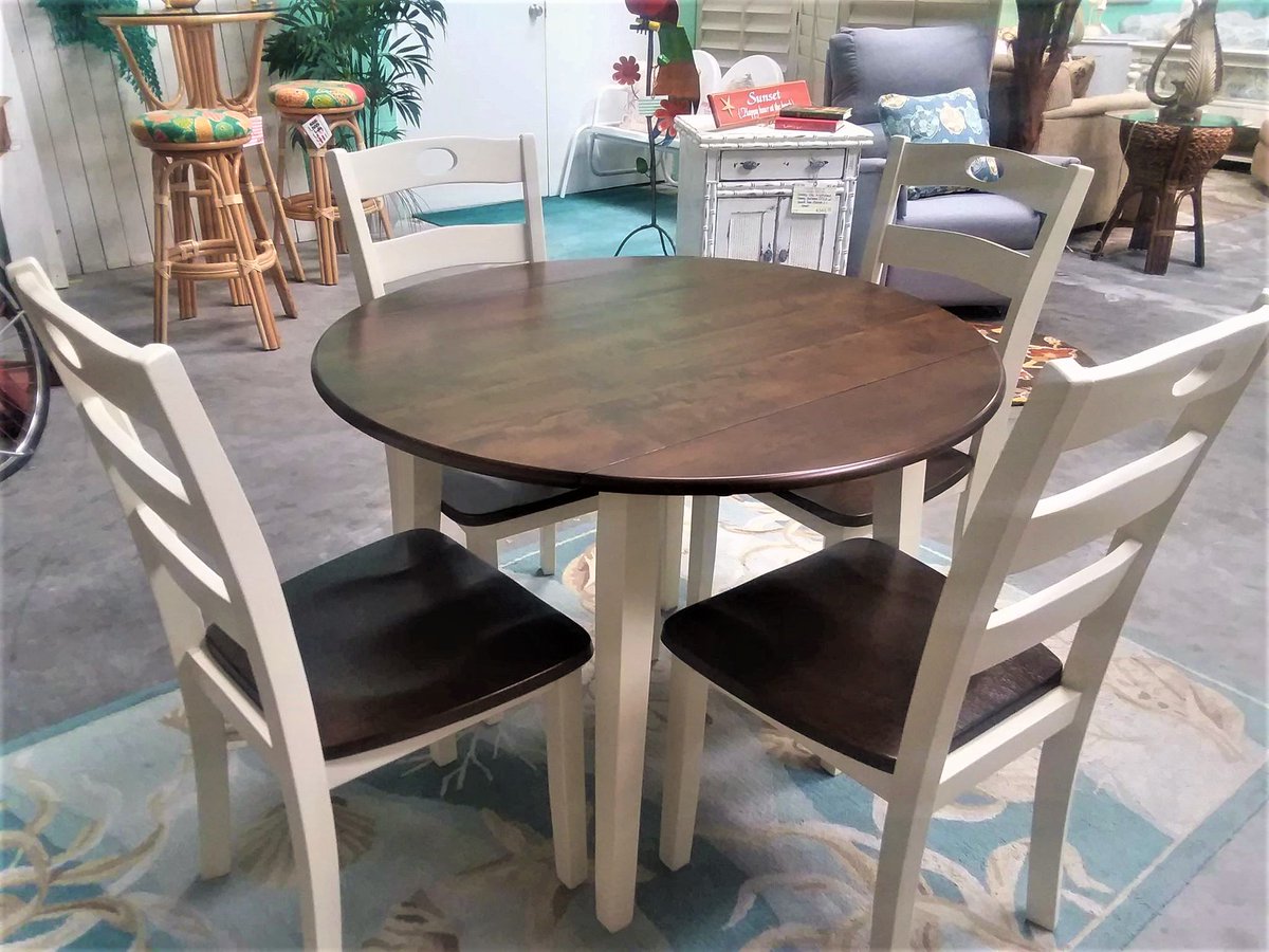 AndPelicans's tweet photo. Turn your eat-in kitchen or #dining space into a #cottage-chic retreat with this drop leaf dining table.Two-tone finish serves up a double helping of charm. Accompanied by 4 matching ladderback chairs, what a storybook scene! Visit us at 758 South Tamiami Trail Osprey, Florida https://t.co/eWlzYcW0On