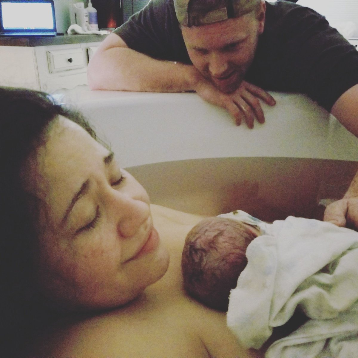 BaddestMothers's tweet photo. Episode 53 Baddest Water Birth
Tristan doesn't know anything about mopping.  Or birth. Casey thinks she's a super-mom (til she says it out loud) &amp; the moms talk to Sharla after her natural water birth.
#momlife #waterbirth #naturalchildbirth #midwife #doula #laboranddelivery https://t.co/P9vWnUego3