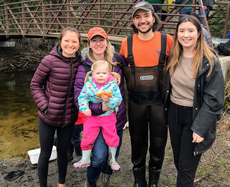 bailey_mcmeans's tweet photo. The McMeans lab at Critters in the Creek, led by @UTMBiology's  McCauley lab! These guys got up on a Saturday to splash around in the creek with my 3 year old, who looks very unappreciative here 😁Thanks guys! https://t.co/5laeOhL8x3