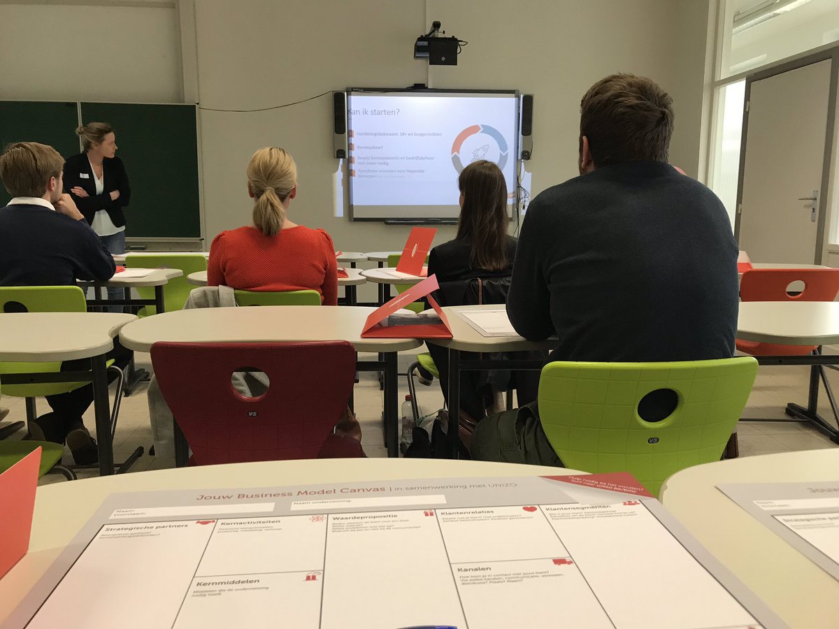 spiro_create's tweet image. Today we joined the kickoff Manestarters for a keynote by Hans Bourlon from @studio100 and finetuning our business model canvas with a workshop from @UNIZOvzw
