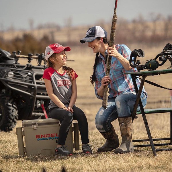 EngelCoolers's tweet photo. In honor of Teacher Appreciation day, here's a shout out to all the mentors, guides and captains out there getting the next generation ready for a lifetime of outdoor adventure, like Engel Pro Staffer @melissa_bachman seen here introducing kids to hunting. #engeldrybox https://t.co/VQokz5slXv
