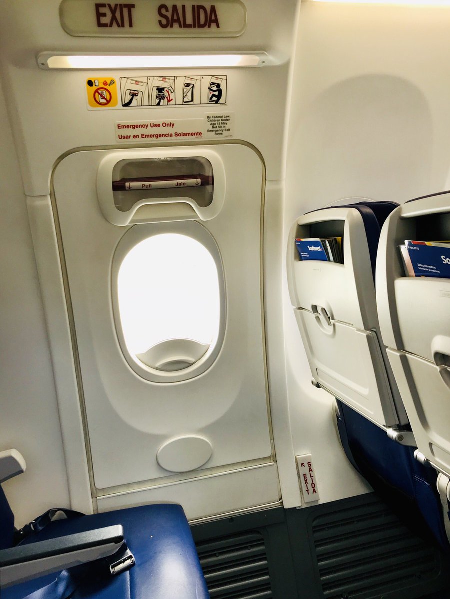 iDrFeng's tweet photo. The best. #LegRoom #ForMiles #Stretch https://t.co/CdZVSs2hwu