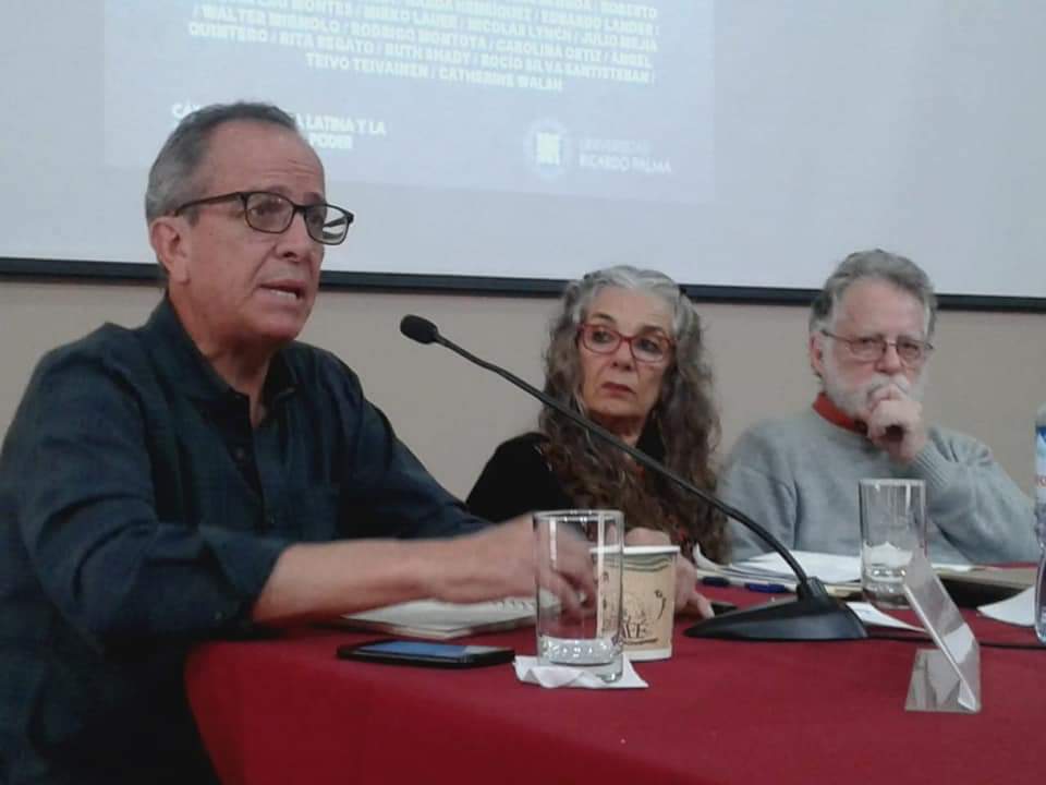 Servindi's tweet photo. #AlbertoAcosta: "Vivimos un fracaso histórico de los #Progresismos... Se ha buscado reeditar experiencias que ya se habían intentado sin ninguna autocrítica". "Importante. La violencia es una condición necesaria de los #Extractivismos y no una consecuencia" https://t.co/EHdkmo5eqe