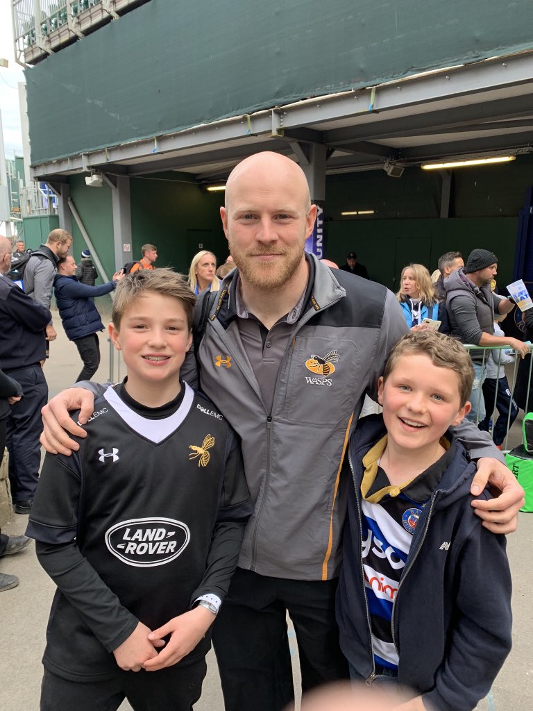 alan_rosser's tweet photo. Three leaving heroes - absolute gents #OnceAWasp #futurewasp - the boy was the happiest fella in bath @wjjleroux @joesimpson9 @natewjhughes @WaspsRugby @AllezWasps @UnderArmourUK https://t.co/dvyEqxjfpf