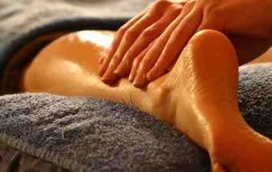 ScottishMassage's tweet photo. NEW Swedish Massage diploma starts in Edinburgh on 18/19 May and consists of 8 weekends of theory &amp; practical to SCQF Level 7. On successful completion you can obtain membership &amp; insurance to set up as a professional Massage Therapist &amp; gain an SQA Higher National certificate. https://t.co/8WxcBQZFGZ