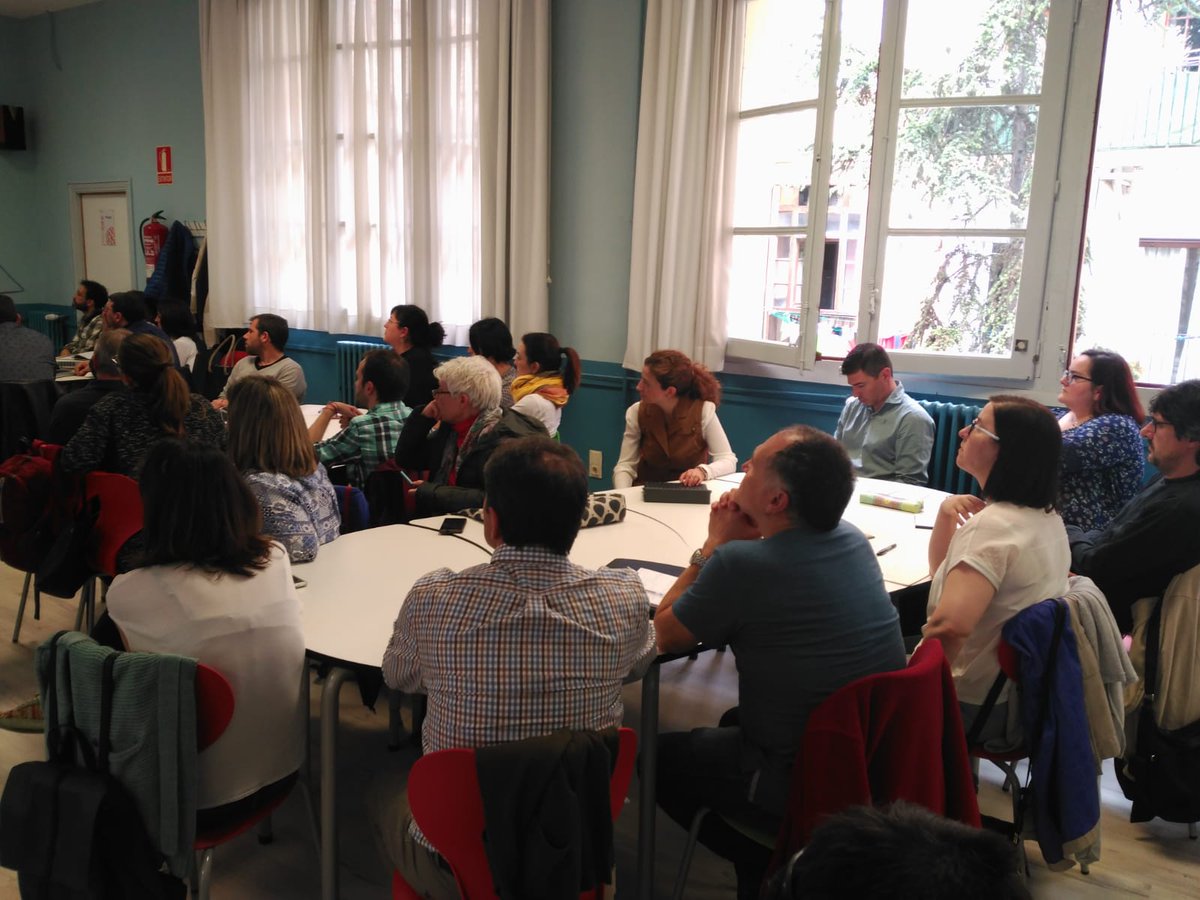 Primero fue #open2019 después #globbar2019 y los docentes propusieron formación para ser community manager educativo <a href="/cmeducativo/">Community Manager Educativo</a> en los centros y ...aquí está ! <a href="/GobAragon/">Gobierno de Aragón</a> <a href="/MaytePerez2/">Mayte Pérez</a> <a href="/dgafprofesorado/">F. Prof. Aragón</a> <a href="/felipefaci/">Felipe Faci Lázaro</a>