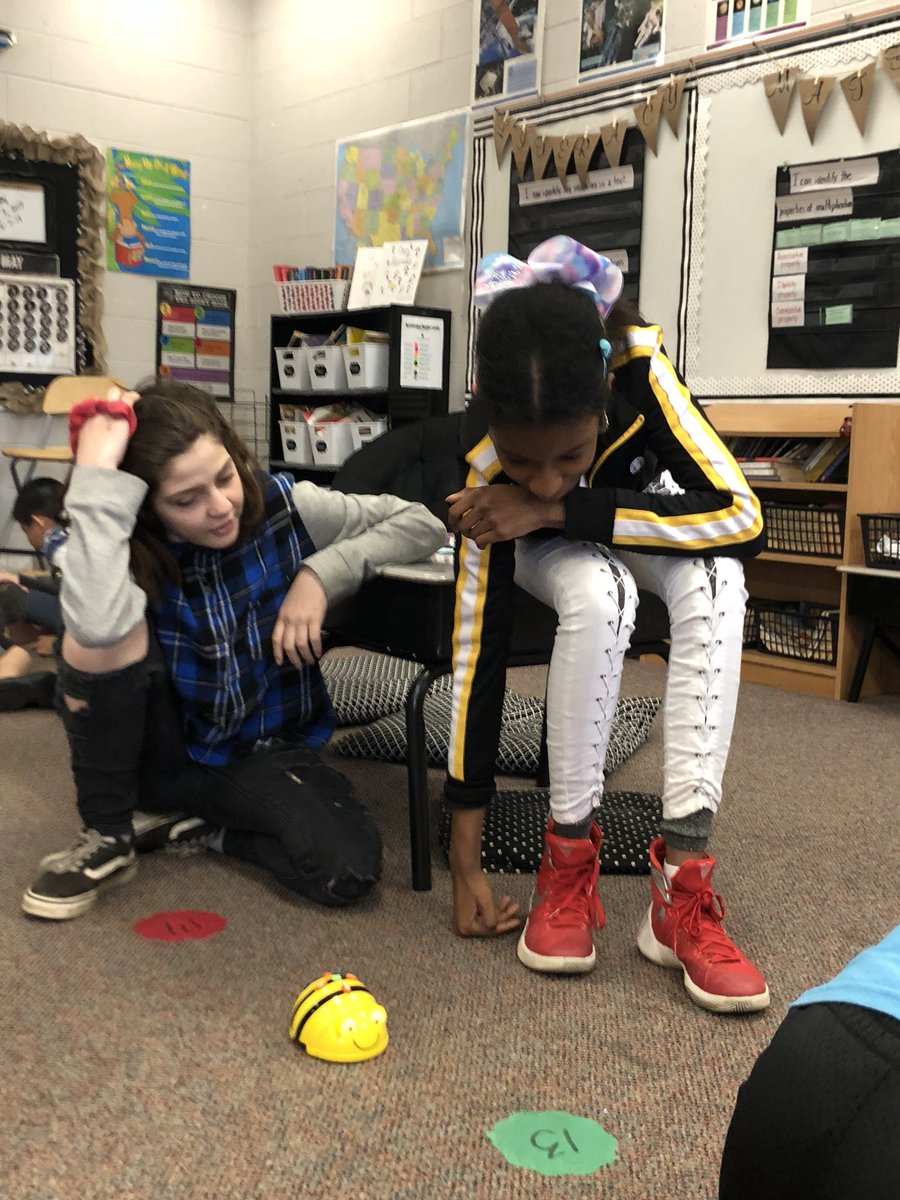 LBSciIsFun's tweet image. Orr students getting an introduction to coding using the Beebots. #FSSLearn @edenbuergler #TIS2Learn @Julie_Cobb