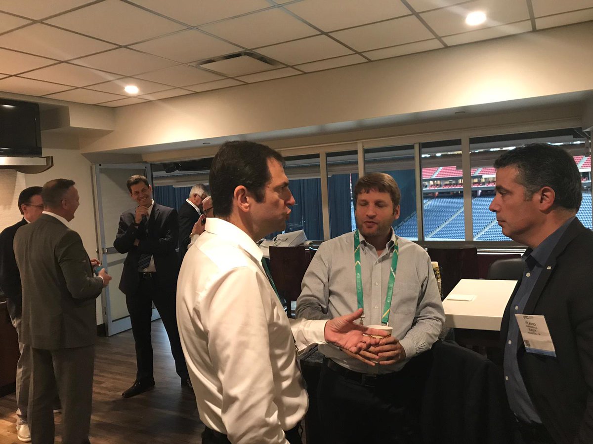radixeng's tweet photo. Radix na OTC Houston! A Microsoft, nossa parceira tecnológica, levou os HoloLens para nosso estande e interagiu com o público 🤓👏 https://t.co/lnHkYxWMAp