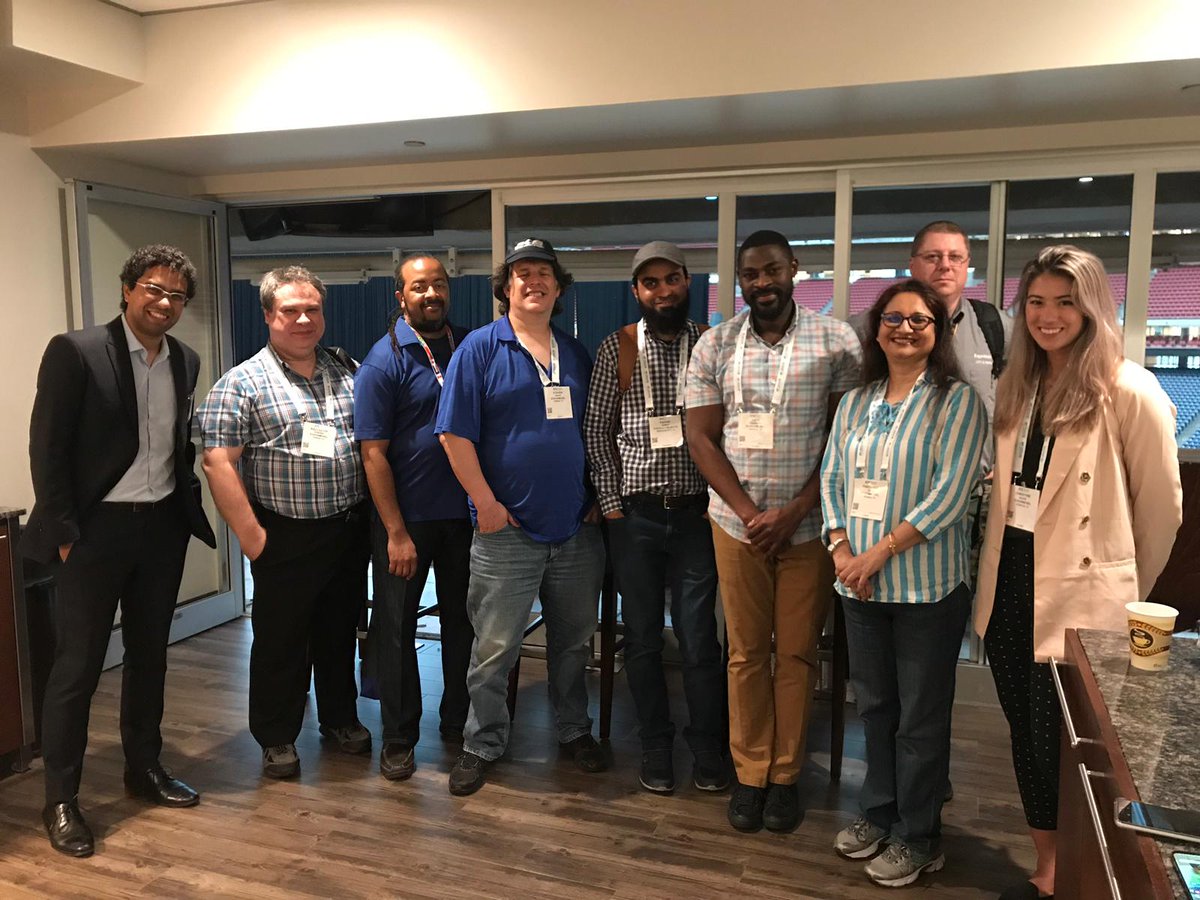radixeng's tweet photo. Radix na OTC Houston! A Microsoft, nossa parceira tecnológica, levou os HoloLens para nosso estande e interagiu com o público 🤓👏 https://t.co/lnHkYxWMAp