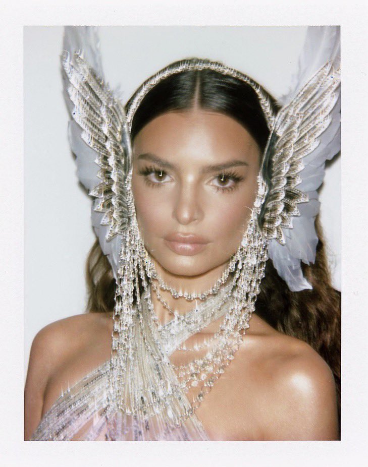 emrata's tweet photo. ✨ https://t.co/HJTu2yPbXw