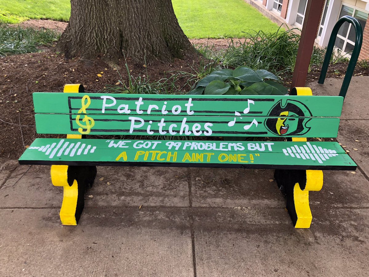 We’re beyond thrilled to announce that we got our FIRST-EVER bench today❣️A huge thank you to these talented artists for working so hard since early this morning and creating this masterpiece: Lindsay, Hojin, Ethan, Tory, and Austin! 🎨 Go check out our bench nearby Krug Hall!