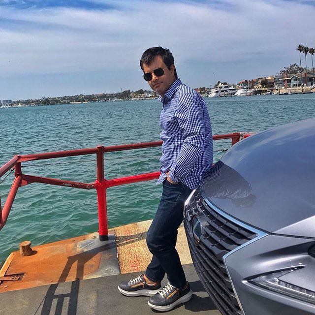 douglaslagoscom's tweet photo. Have you ever been in a car in the ocean? I have! Took the @LexusUSA NX300h on a trip from LA to Balboa Island. Then, crossed in a ferry to Balboa Peninsula.
See my Story
📷 @rossanavanoni
.
.
.
.
.
.
#douglaslagos #dlagosstyle #lexusnx300h #lexus #lexusnation #nx300h #menss… https://t.co/vjtfr7EB0g