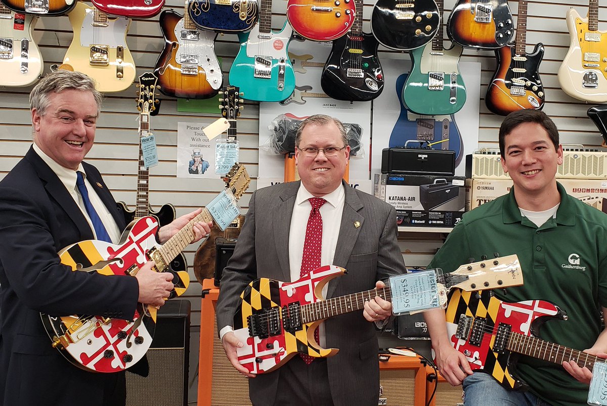 GGCCNEWS's tweet photo. We think @RepDavidTrone & @GburgMD Mayor @judashman & Councilman @MrRobWu are gearing up for an all #Maryland rock & roll band, all while supporting local small business @victorlitz. #NationalSmallBusinessWeek #SBW2019 #supportsmall #thinksmalldreambig https://t.co/4ElP9W4ti5