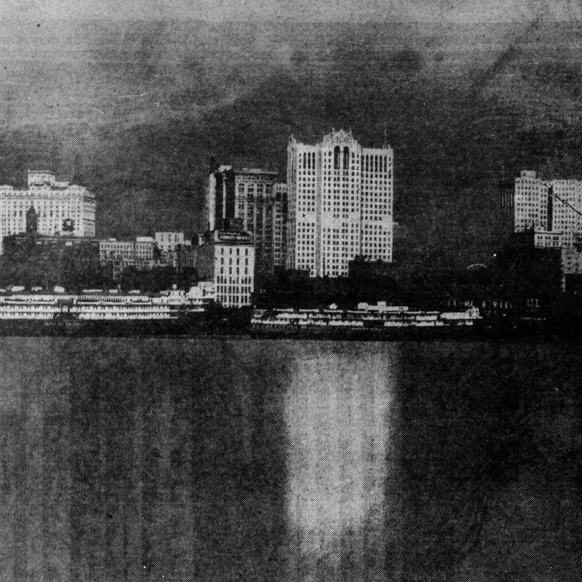 buhlsport's tweet photo. The Buhl Building, taken from the upper deck of a river boat on the Detroit River.

This image was printed in the Sunday edition of the @freep on May 1, 1925–two days after the building opened for occupancy!

#buhlhistory #detroit #buhlbuilding #detroitriver https://t.co/OI15RFvWLS