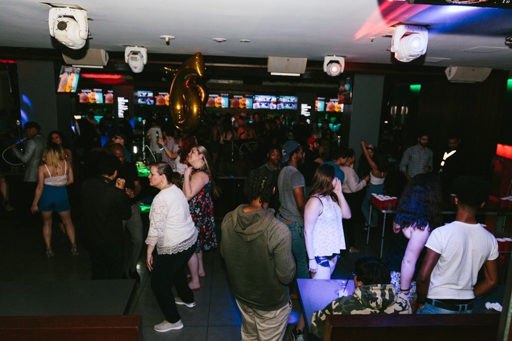 #facebookdown It might be down but we are giving away free shots to all retweets for tonight’s party <a href="/barcodedc/">Barcode</a> #WashingtonDc