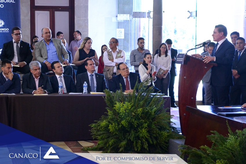 CanacoDurango's tweet image. Se lleva a cabo la Firma de Pacto por Modernidad y Estabilidad Laboral en Durango, evento que forja el compromiso entre organismos involucrados con el sector empresarial, @gobdgo  e instituciones que colaboran en la productividad, como sindicatos y otras cámaras empresariales.