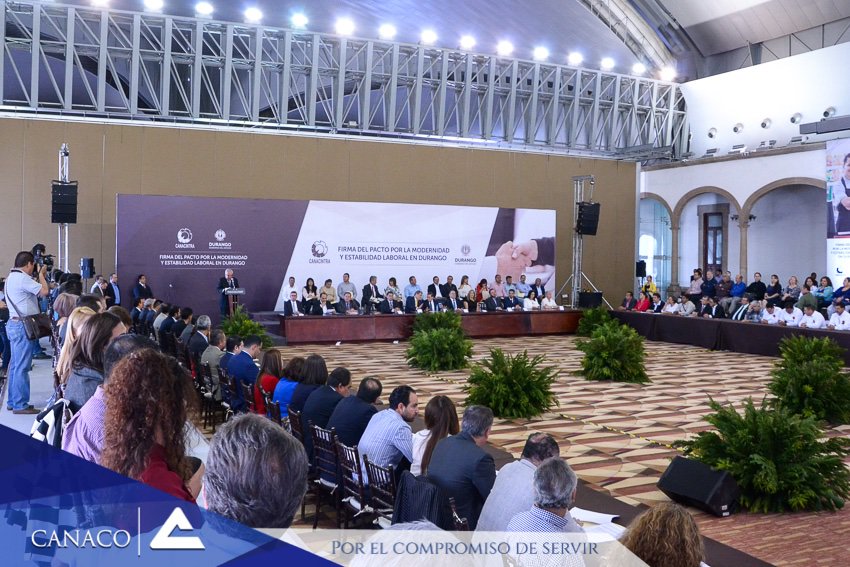 CanacoDurango's tweet image. Se lleva a cabo la Firma de Pacto por Modernidad y Estabilidad Laboral en Durango, evento que forja el compromiso entre organismos involucrados con el sector empresarial, @gobdgo  e instituciones que colaboran en la productividad, como sindicatos y otras cámaras empresariales.