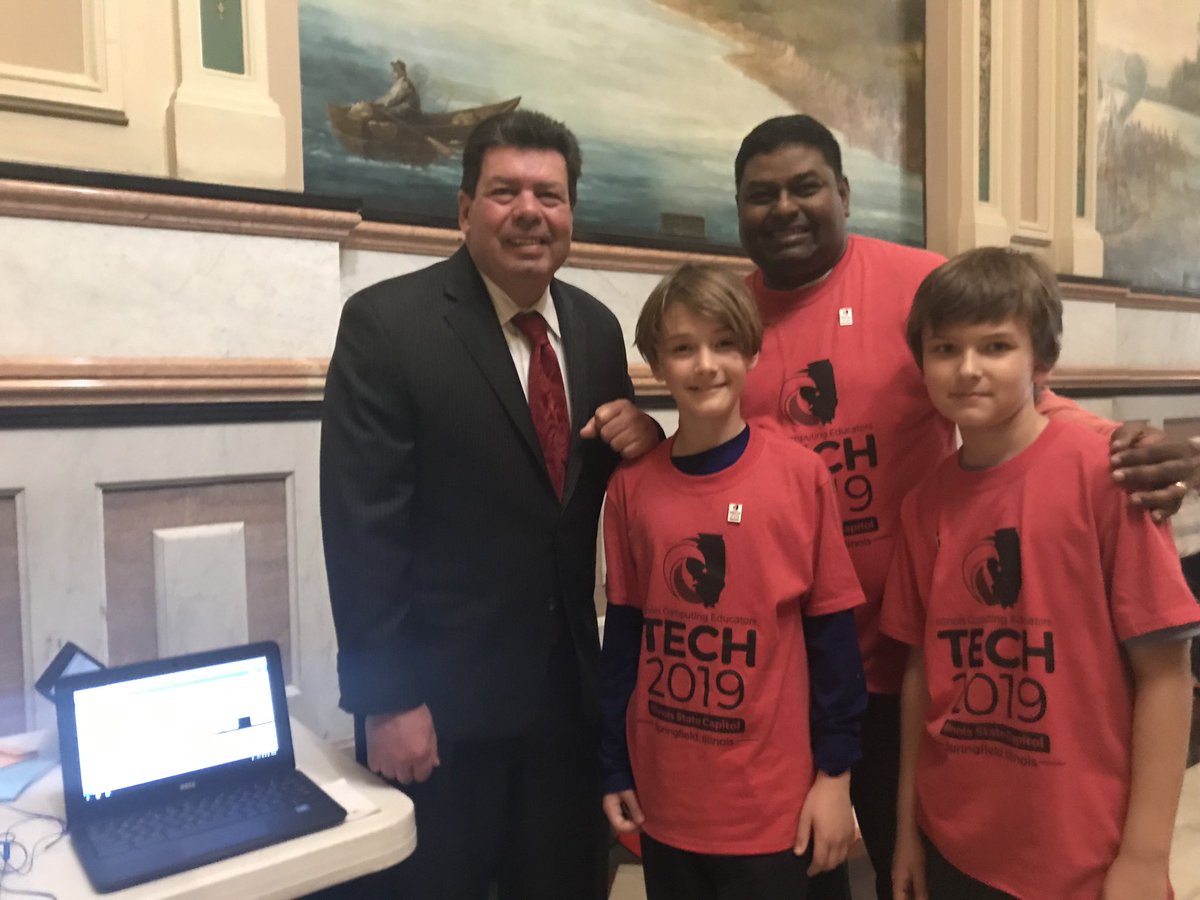 JWGarvyBulldogs's tweet image. #Tech2019 #IllinoisStateCapitol #Garvy #Bulldogs #McAuliffe #Mulroe
