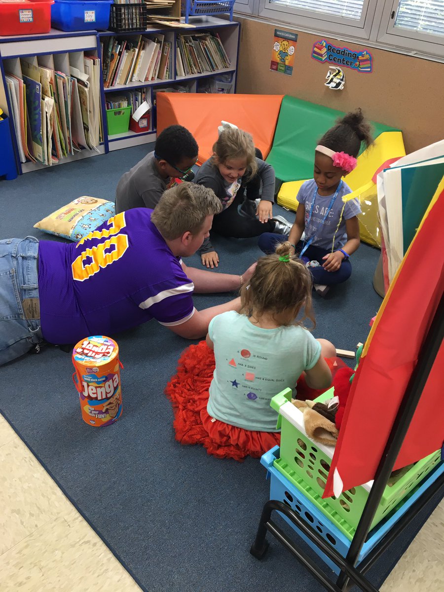 MaumeePantherFB's tweet photo. We had so much fun visiting our new kindergarten friends today at Fairfield! Hope to see you all at our football games in the fall and we look forward to visiting more classrooms soon. #WeAreMaumee @MEbleMCS https://t.co/7GnAvHyJ4V