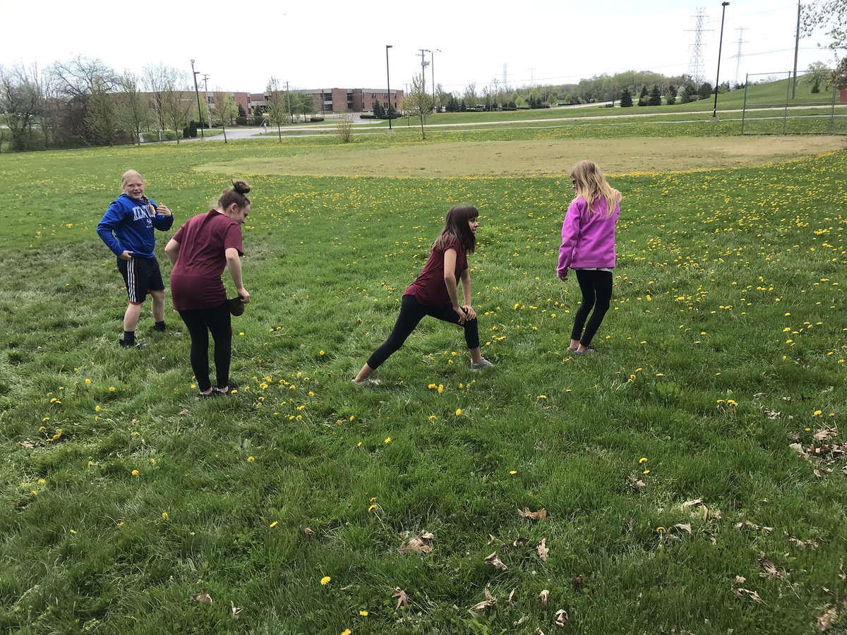 AmyMelby's tweet photo. Ss had a great experience learning outside the classroom at Camp Manitoqua. The added bonus- we got back to school just before the rain hit!  #outdooreducation #teambuilding #problemsolving #orienteering #ChelseaPride @Chelsea_Tigers https://t.co/GUdNgkSubN