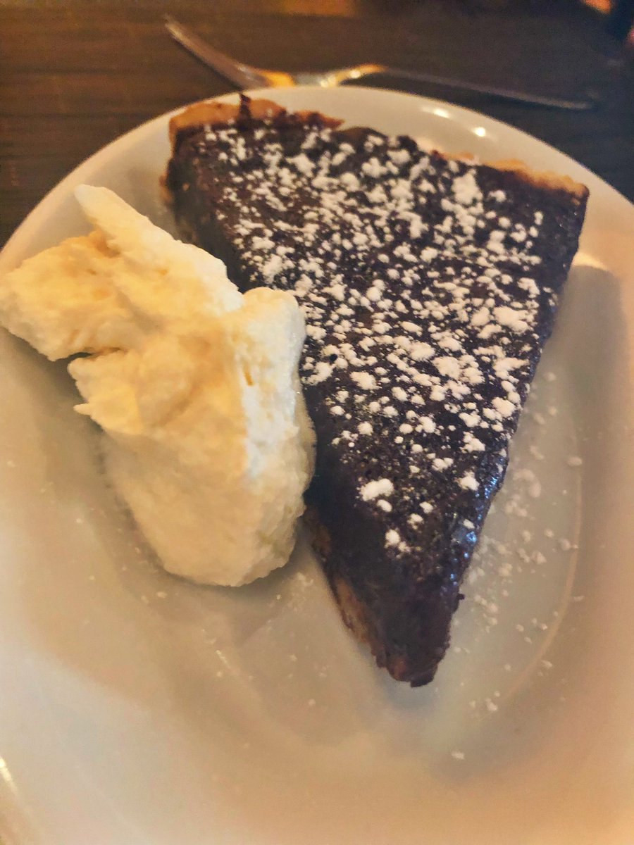 visitchapelhill's tweet photo. A French-inspired dinner ➡️ and dessert at @barrowskitchen. Oui oui. ✈️👨🍳🍽🥗🍫 #visitchapelhill #orangecountync #chapelhillnc #frenchbistro #eatlocal #nceats #ncrestaurants #chefs #triangledining https://t.co/SxAyBGwlP9