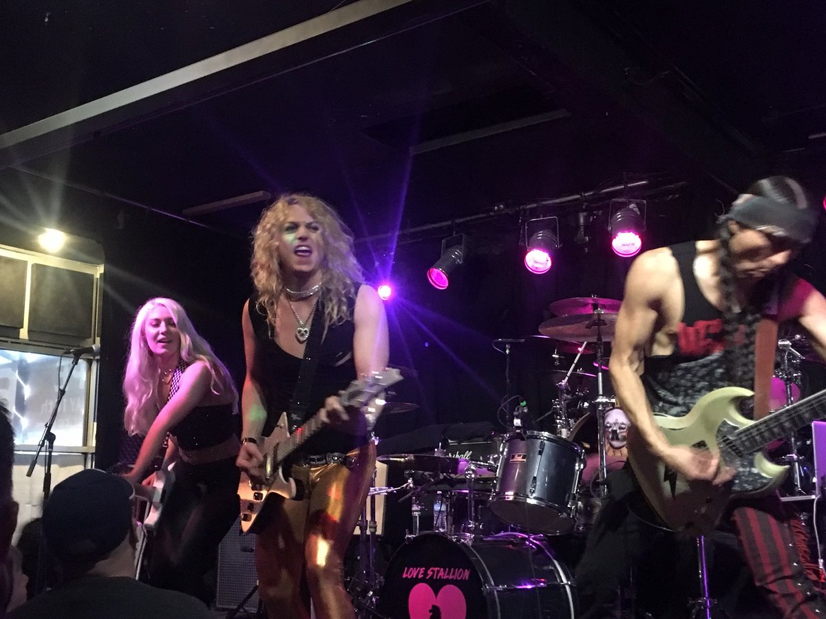 #18 and climbing after just 1 day! Help us get in the top 10 by May 20th for a chance to play #redrocks with <a href="/FaceVocalBand/">Face</a> on July 10th #facevocalband #indichallenge #indi_g3ktw 
indi.com/g3ktw