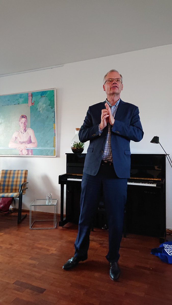 CaziusFons's tweet photo. Officieuze start van de #operadagen @rotterdam met een huiskamerconcert vol cabaret! #genieten https://t.co/KTx8gjFXbJ