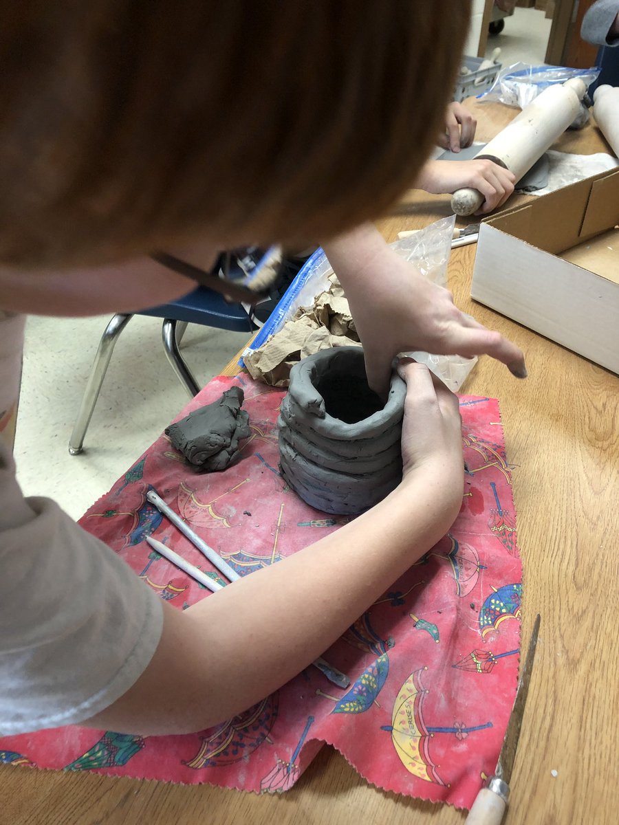 MrsPArtStudio's tweet photo. These fifth grade artists @StoneleighES are building their clay vessels! Love how unique and beautiful they are! https://t.co/l1W8QdOvom