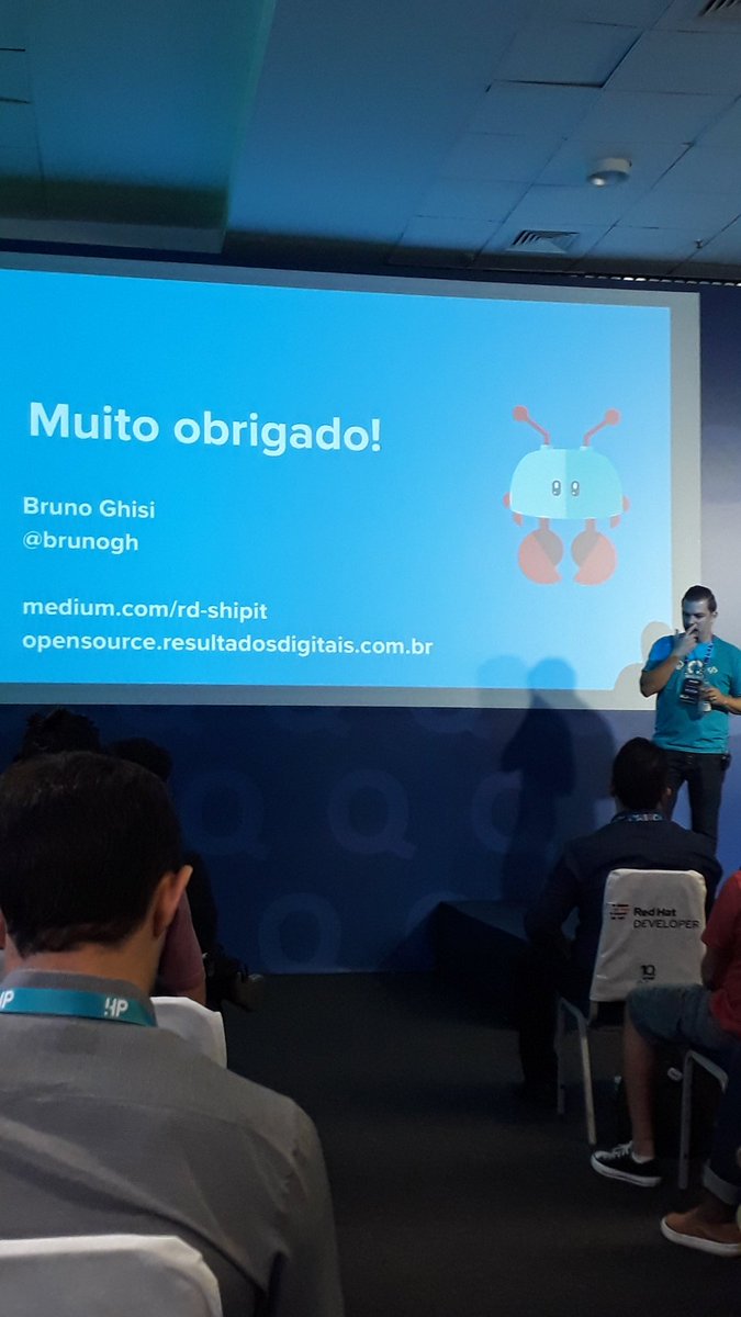 andrevieirabr's tweet photo. Trilha pesada, muito bom, muitas idéias para organizar.
#qconsp #qconsp2019 #cvccorp https://t.co/riqIQwaXVP