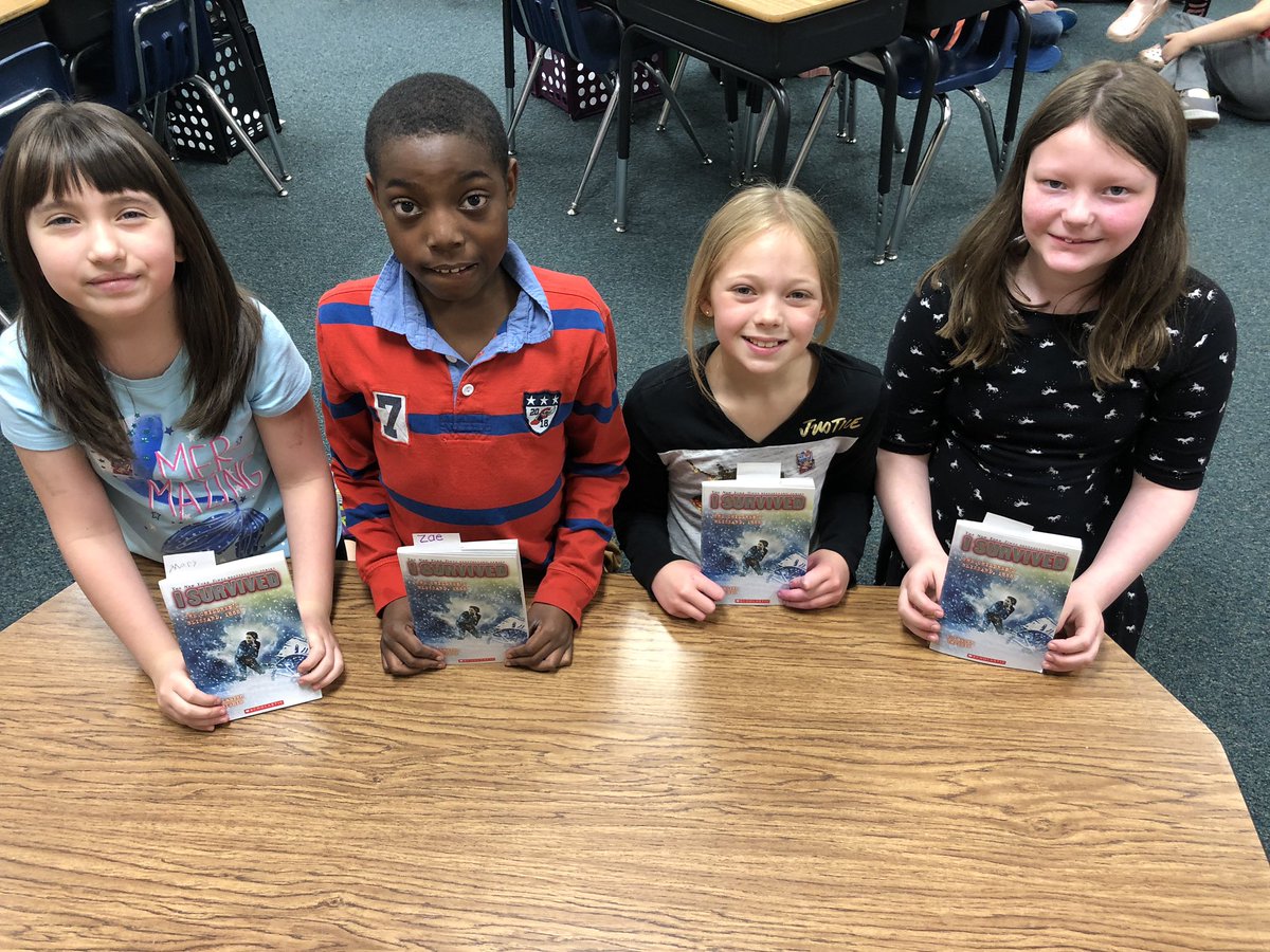 AbrahamsoKelly3's tweet photo. We LOVE the opportunity to spend time enjoying great books with our book clubs!! Thank you Grand Forks Foundation for Education for helping us to be able to enjoy these books together! #GFFEGives #noplacelikekelly https://t.co/lVMh8jSg9F