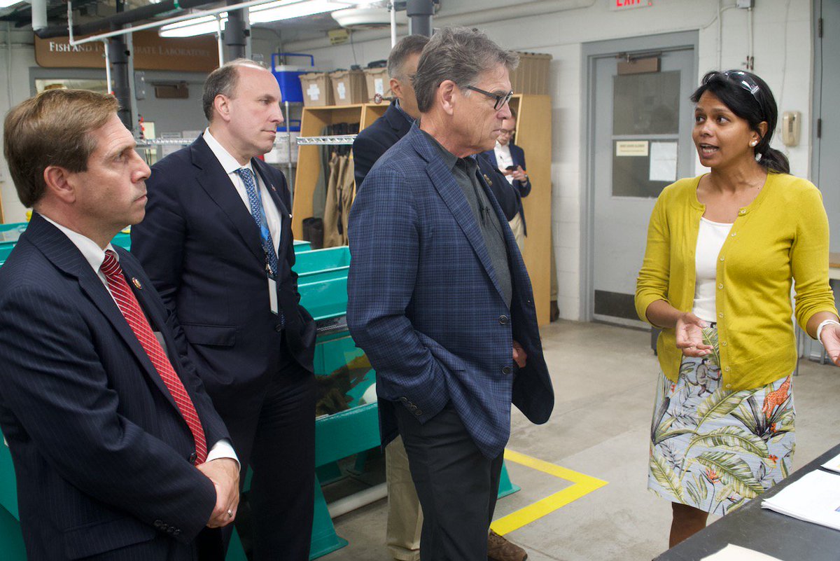 Enjoyed touring the Aquatic Ecology Lab with <a href="/SecretaryPerry/">Rick Perry</a> and <a href="/RepChuck/">Chuck Fleischmann</a> to learn about how <a href="/ENERGY/">U.S. Department of Energy</a>’s Office of Environmental Management and <a href="/doescience/">DOE Office of Science</a> are finding new mercury cleanup solutions.