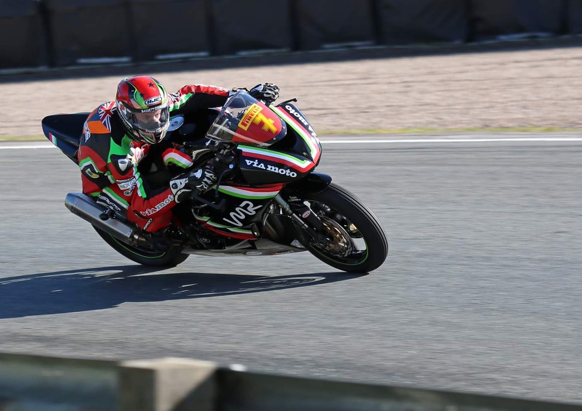 AAlexander_1892's tweet photo. Some of my photos of @LDRRacing on the @ViaMotoSheff Kawasaki ZX6R from @Oulton_Park Loving the look of the custom @Nastypaint @OxfordProducts @HJCAHelmets and @ScottLeathers1
#LD07 #LD34 #TeamDelves #TeamVMR
#SupportYoungRacers #SponsorshipWorks https://t.co/L9t9WRNxN7