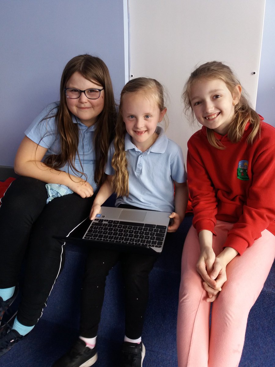 PentrerGraig's tweet photo. #pgpmercury had a fab time peer teaching #pgprockets last week. Lovely to see the children passing their ICT skills onto others 👫👬👭 #pgpict https://t.co/W1e5BrbBvJ