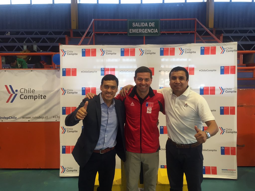 RBustamanteXV's tweet photo. 🔴JUDEJUT TARAPACÁ/ hasta la region vecina nos trasladamos para alentar a nuestros deportistas. Ahí estuvimos para aplaudir y disfrutar de cada medalla obtenida. Vamos Arica y Parinacota. #judejut2019 #mindep #ind #aricayparinacota @MindepArica @MLoretoLetelier @sebastianpinera https://t.co/VnIKvb37Bu