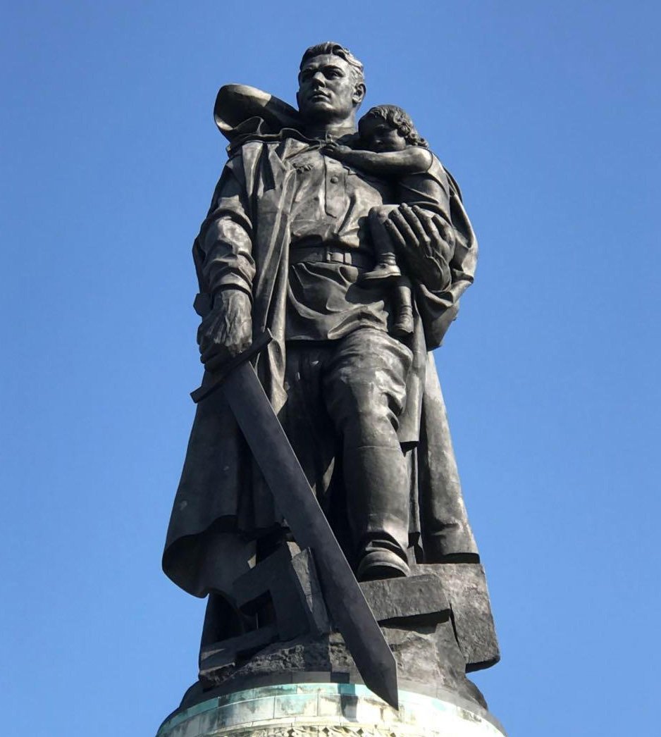 современном картинка памятник неизвестному солдату в берлине поста призвал
