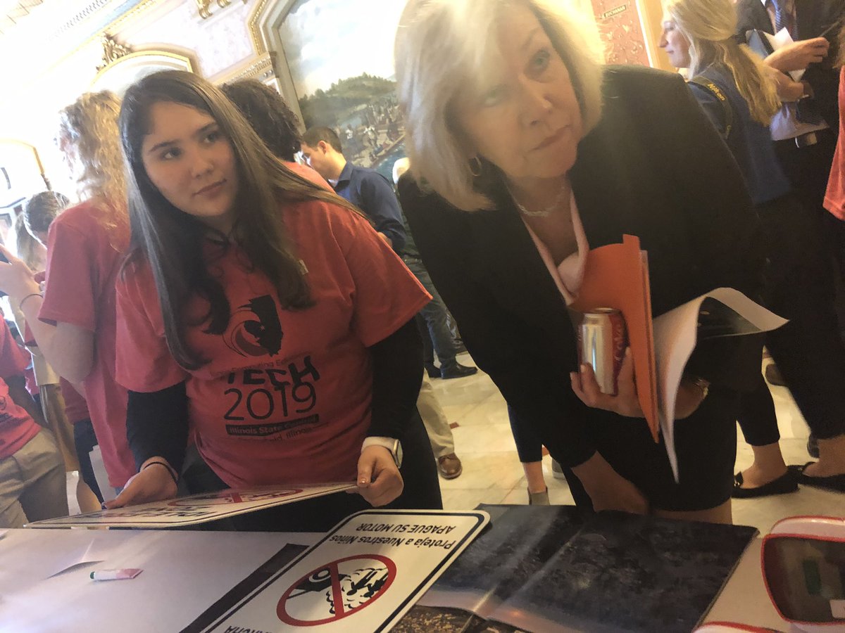 MarceBilingue's tweet image. Meeting the legislators! @ccsd21london at #TECH2019! @ccsd21 #21learns #ellchat @tracycrowley77