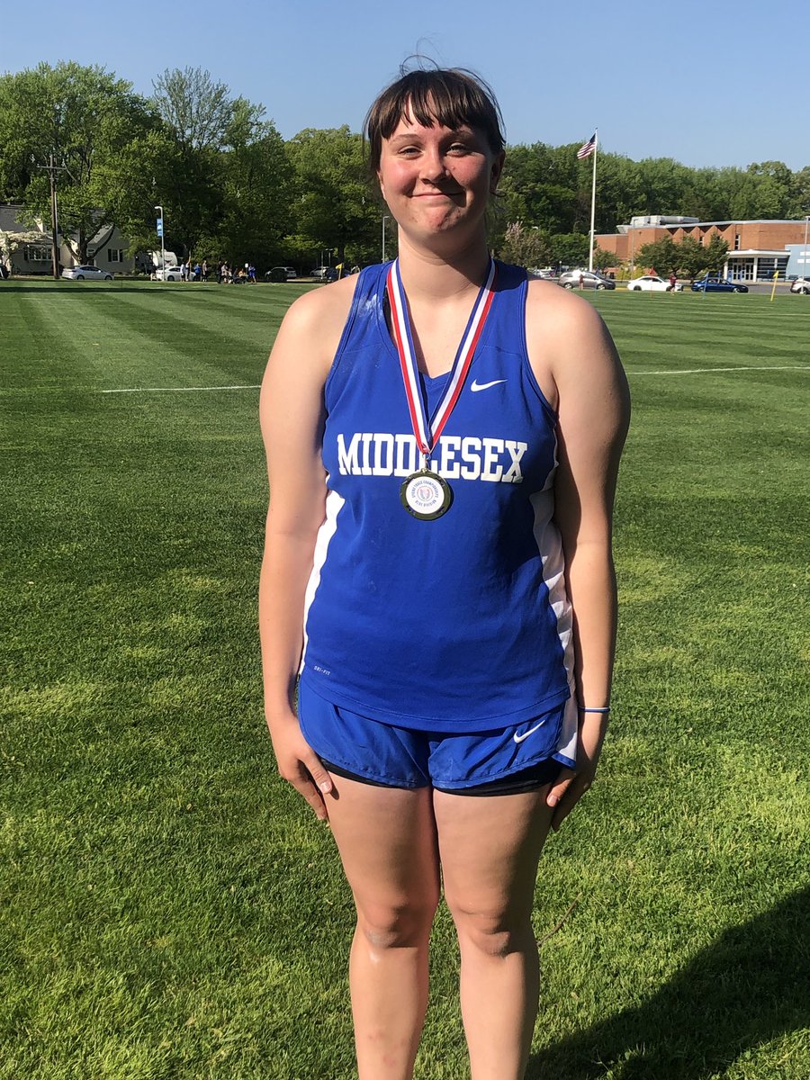 MsChismar_VEM's tweet photo. GMC BLUE DIVISION CHAMP SHOT PUT: Michelle Ambicki with a toss (and PR) of 32-10.5 ! https://t.co/IguPPBZ6JG