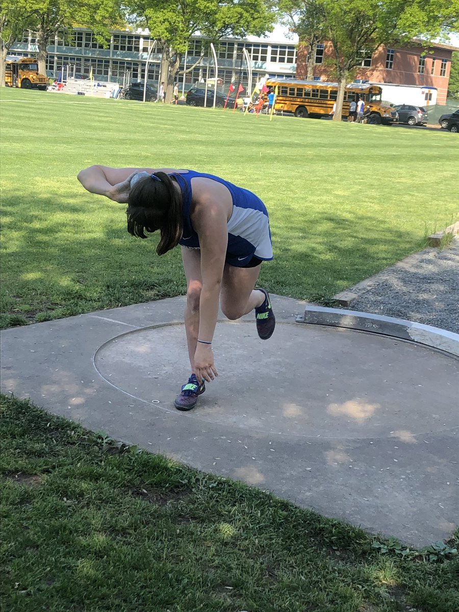 MsChismar_VEM's tweet photo. GMC BLUE DIVISION CHAMP SHOT PUT: Michelle Ambicki with a toss (and PR) of 32-10.5 ! https://t.co/IguPPBZ6JG