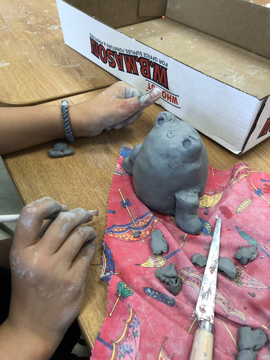 More 5 th grade clay vessels @StoneleighES ! These students chose to create clay MONSTERS! 🎨😈