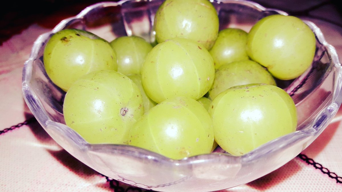 jamima_ishita's tweet photo. 😋😍😊
#amloki #amla #love #fruits #sour #deliciousfood #health #choices #vitaminC #foodie #freshfruit #tasty #LIKEs #pattern #desing #desifood
#photography https://t.co/9PlLzF9WKK