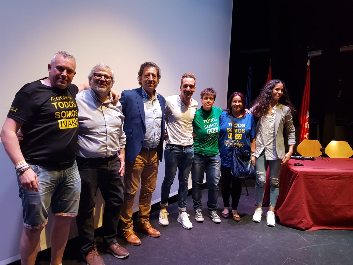 Esta tarde en Camarma de Esteruela divulgando el proyecto de investigación financiado por Fundación Sonrisa de Alex y Todos Somos Iván. Gracias por la cariñosisima acogida y mucha suerte el sábado con la carrera solidaria por el cáncer infantil <a href="/TodoporAlex/">La Sonrisa de Alex</a> <a href="/somos_ivan/">Asociación Todos Somos Iván.</a>