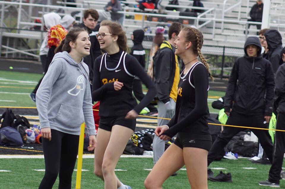 maggie_cullum's tweet photo. happy birthday to the goofiest girl!! 🤩go crazy in hurdles and high jump stud🤪love youu https://t.co/pWZua5YajM