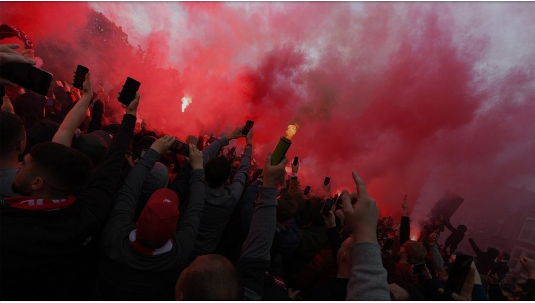 Angie_Bleu's tweet photo. "Here is one thing everyone inside Anfield knows, including our opponents.
This Liverpool never stops. 
This Liverpool never quits.
 This Liverpool gives everything at all times." ❤️
You'll never walk alone https://t.co/an7ZIc5oIF
