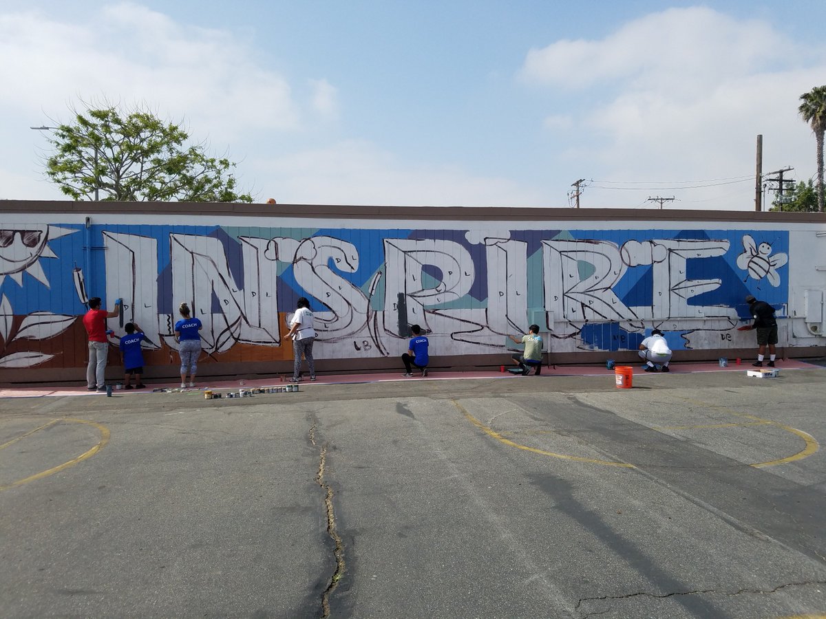 CoachXAmerica's tweet photo. On May 4th, our #LA team hosted a service day with the @DodgersFdn @Dodgers and @WRNVISION at @INGUSD's Kelso Elementary. Read more about it on the #blog 👉https://t.co/McB9I73liM #up2ussports #up2uscoach #up2ustraining #up2ussportsla #serviceday https://t.co/48GllAmdOd