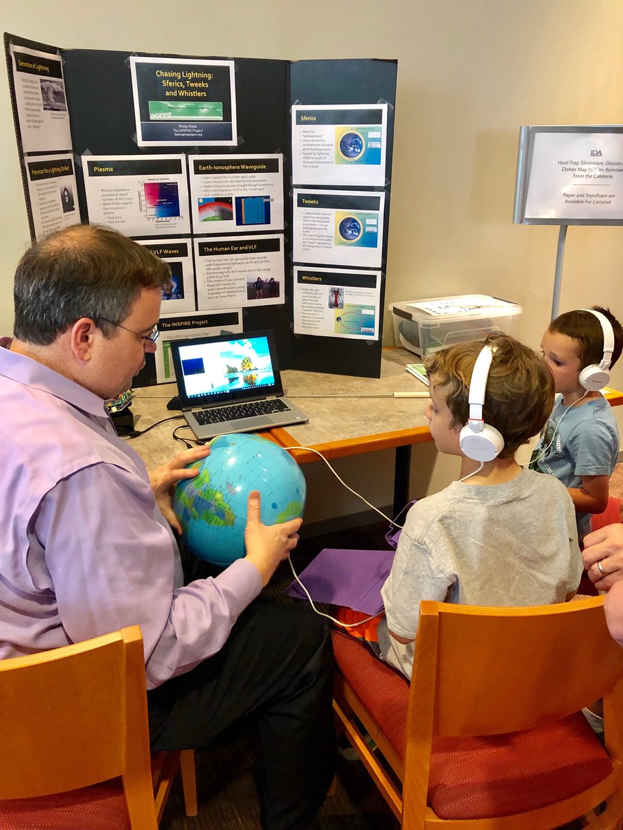 IDA_org's tweet photo. .⁦@ACPSk12⁩ students listen to the frequencies of #lightening. #ScienceUnrestricted #Sferics https://t.co/IK0L8gjGPB