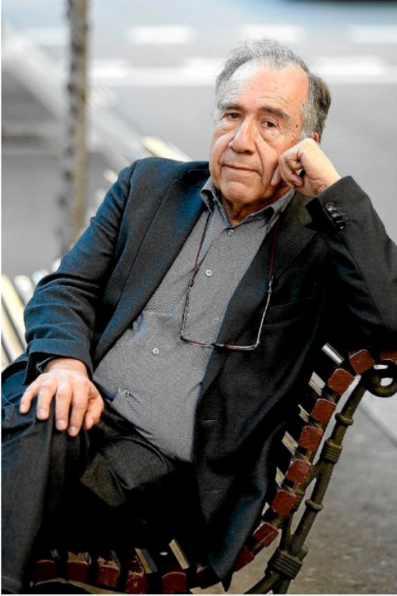 marza_albert's tweet image. "Sento la calma que els desastres,
quan ja han passat, ens deixen"

Joan Margarit. 'Misteriosament feliç'

#poesia #Margarit