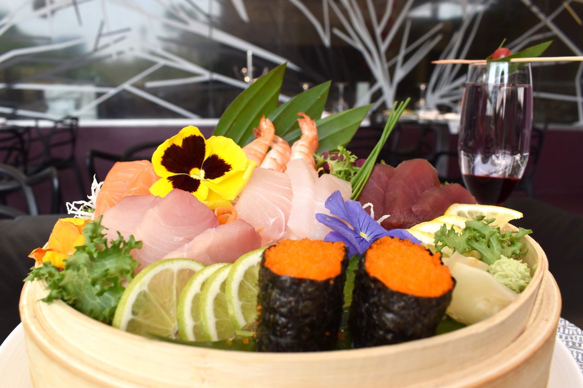 Comparte con mamá momentos memorables en un día tan especial. #ChinaGrillMx

Reserva al: 52638887

#Polanco #CDMX #MexicoCity #ChinaGrill #ComidaFusión #CelebrandoAMamá #FestejaAMamá