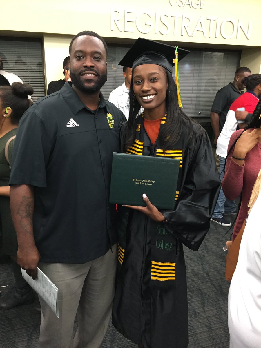 PhilanderSports's tweet photo. Congratulations to all our graduates! 🎓🔰🏐🏀🏃🏾♂️ #PantherPride #PhilanderFoward #PSC #GRAD https://t.co/zqXCkO2SnD