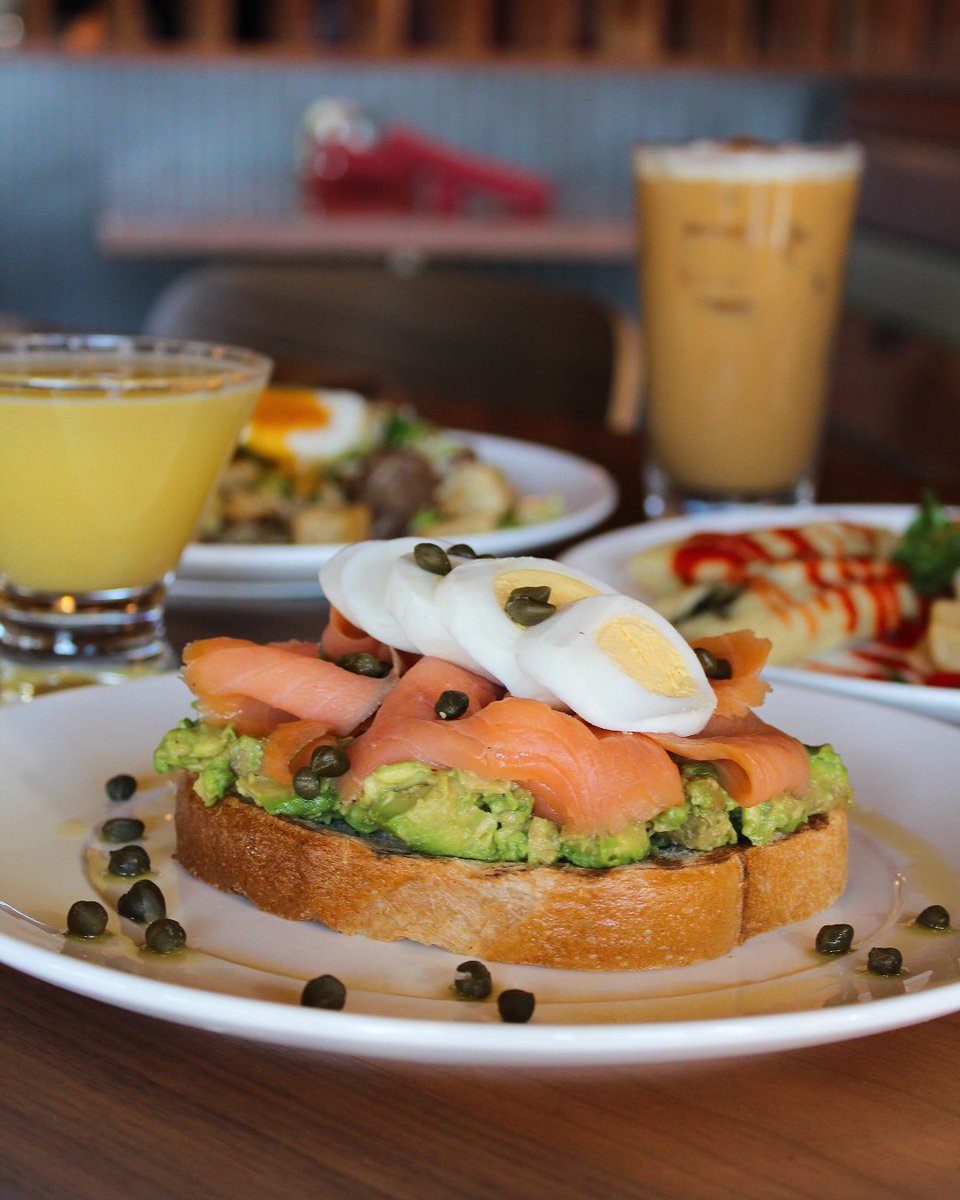 AcovaRestaurant's tweet photo. Toast to Mom this weekend over brunch! We'll even give Mom a complimentary 'Mum-osa' to get things started off right. Reservations recommended. #denver #denvereats #mothersday #brunch https://t.co/rRkOsnpgO6